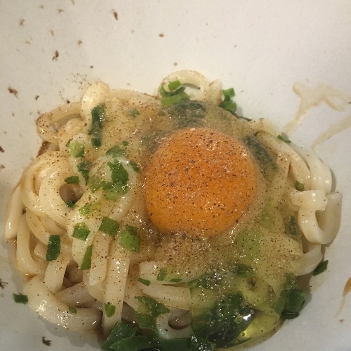 普通の釜玉うどんに飽きたら　マキシマム釜玉うどん